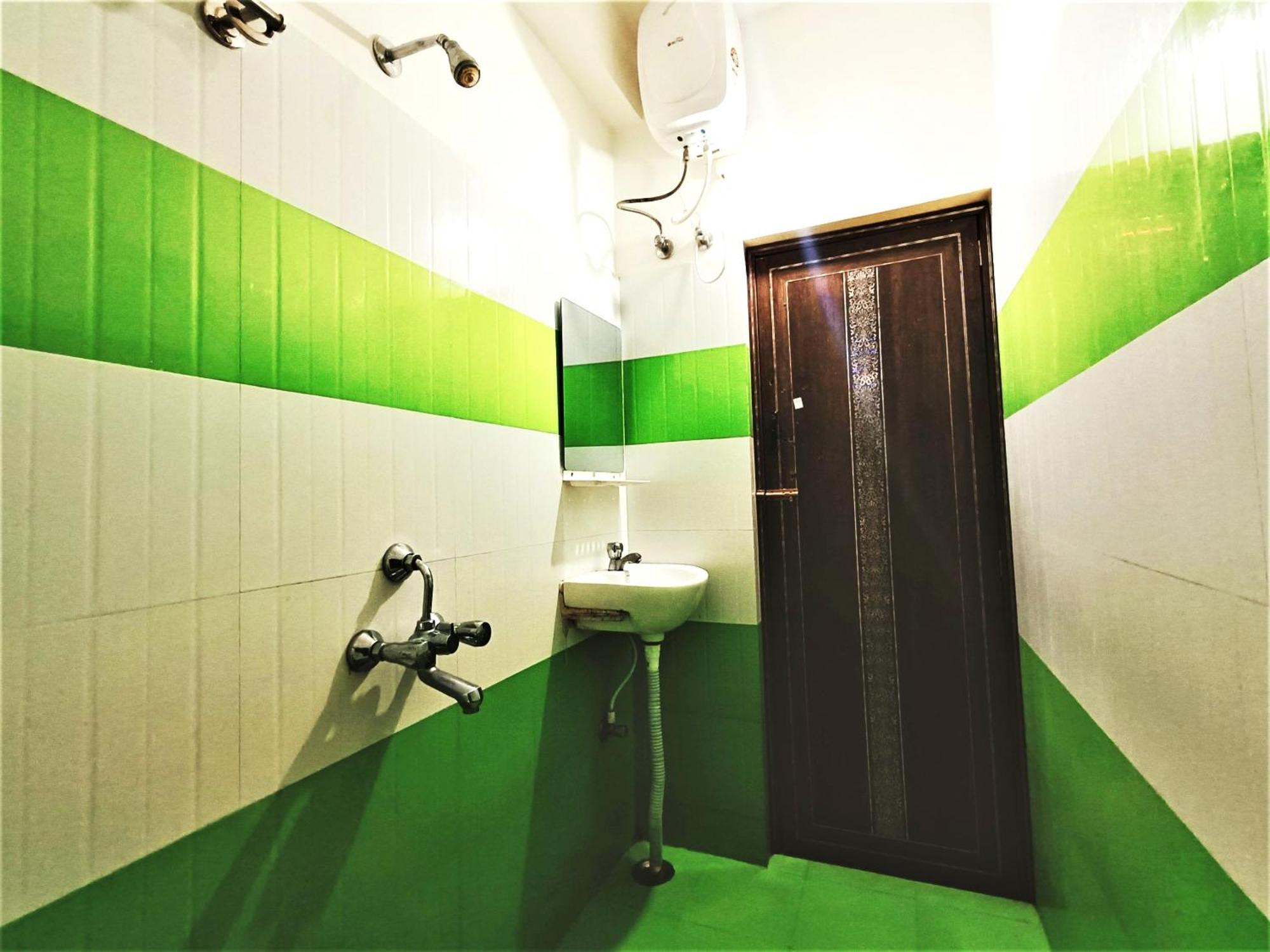 Goroomgo Krishna Residency Puri Near Sea Beach - Spacious Room With Excellent Service Awarded - Best Seller 外观 照片